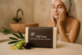Olijfzeep met ingrediënten en gebruikssfeer